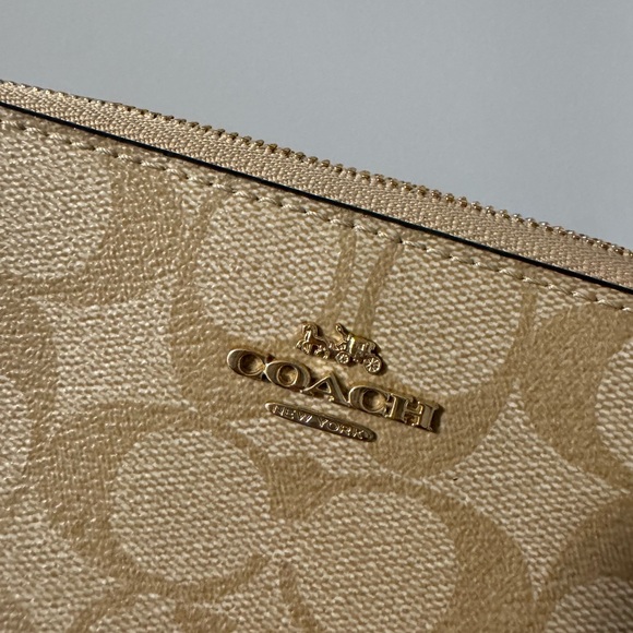 Coach Wallet - Picture 2 of 4